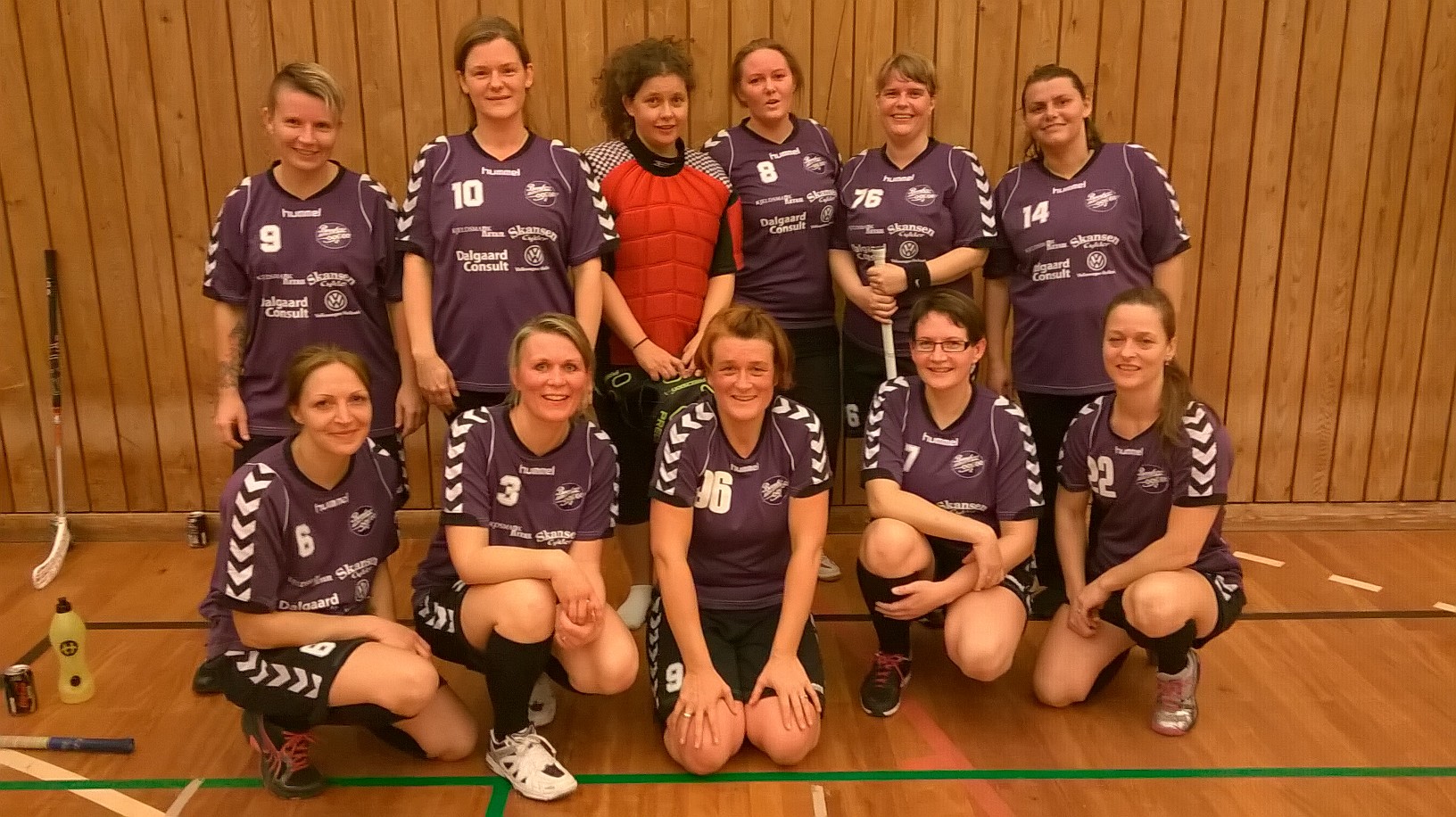 Lady Bombers' spillere efter kampen mod Veksø